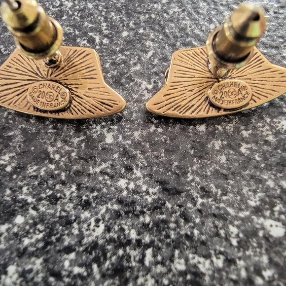 Chanel Vintage Goldtone Gold Earrings Black Enamel & Glass Pearls - Picture 11 of 15